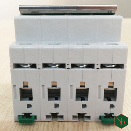 MCB DC 4P 16A-1000V SUNNOM 